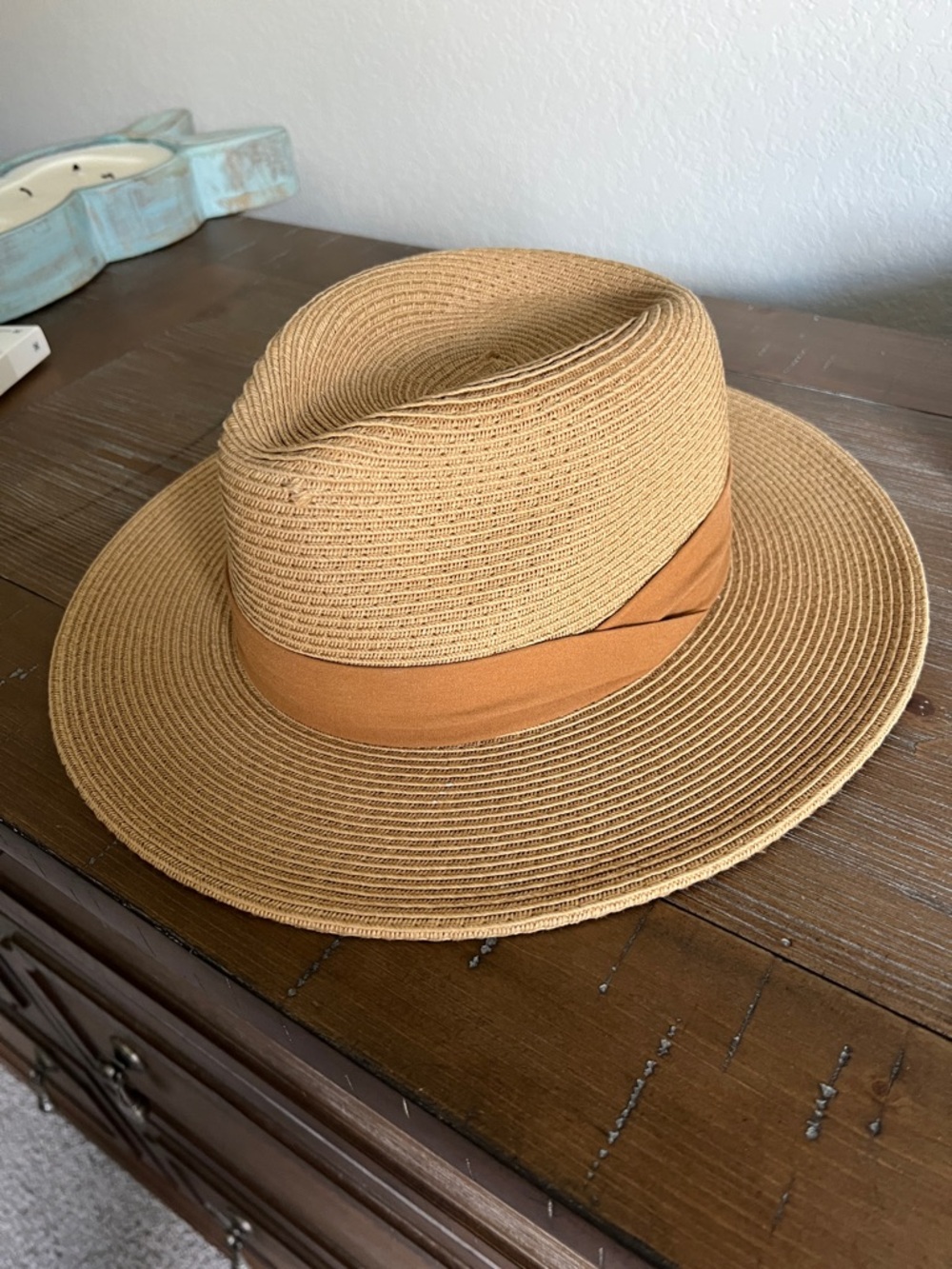 Men and Women’s Sun Hat Tan Straw Fedora Hat with Band